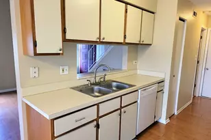 216 Ivy Ct, Streamwood, IL 60107 - Photo 7