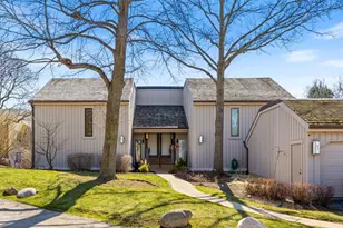 97 W Thornhill Ln, Lake Barrington, IL 60010 - Photo 1