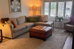 1213 Jill Peak Dr, Sleepy Hollow, IL 60118 - Photo 3