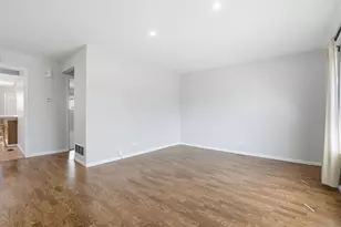 1S300 Stratford Ln, Villa Park, IL 60181 - Photo 3