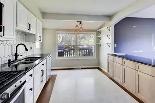9505 Elm Ln, Crystal Lake, IL 60014 - Photo 9