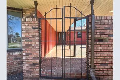 210 S Small Avenue, Kankakee, IL 60901 - Photo 3