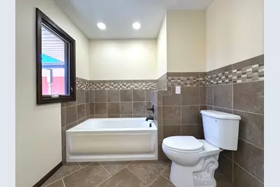 210 S Small Avenue, Kankakee, IL 60901 - Photo 25