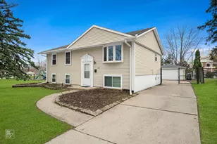 1013 Sunnydale Blvd, Streamwood, IL 60107 - Photo 1