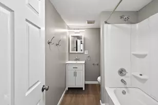 1013 Sunnydale Blvd, Streamwood, IL 60107 - Photo 17