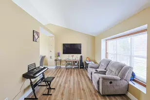 520 Calgary Way, Belvidere, IL 61008 - Photo 3