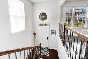 3275 Coral Ln, Glenview, IL 60026 - Photo 3