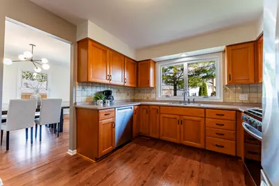 121 N Glendale Avenue, Barrington, IL 60010 - Photo 9