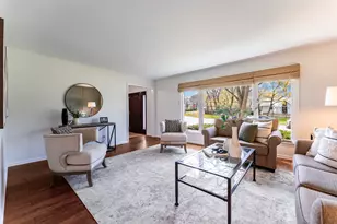 121 N Glendale Ave, Barrington, IL 60010 - Photo 5