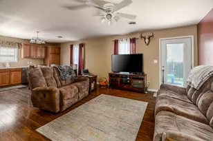 1802 Bridge St, Marion, IL 62959 - Photo 5