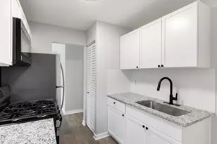 108 Walnut Dr, Streamwood, IL 60107 - Photo 9