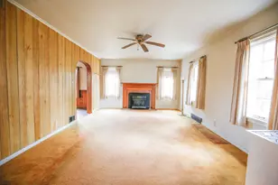 422 N Hennepin Ave, Dixon, IL 61021 - Photo 3