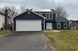 39 Dennison Dr, Glendale Heights, IL 60139 - Photo 1