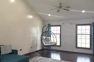 39 Dennison Dr, Glendale Heights, IL 60139 - Photo 3