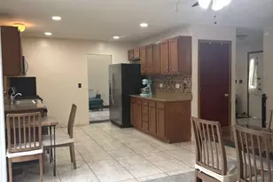 39 Dennison Dr, Glendale Heights, IL 60139 - Photo 9