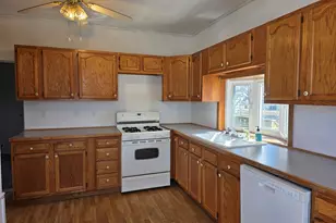 705 8th St, Sterling, IL 61081 - Photo 5