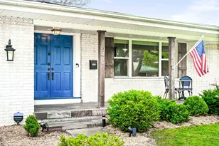 104 Ruth Rd, Bloomington, IL 61701 - Photo 3