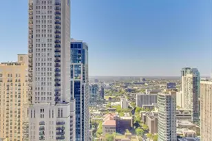 100 E Walton St, Chicago, IL 60611 - Photo 17