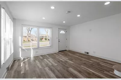 519 Bellwood Avenue, Bellwood, IL 60104 - Photo 3