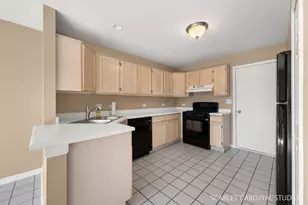 [Address not provided], Roselle, IL 60172 - Photo 7