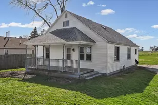 104 E Allen St, Allerton, IL 61810 - Photo 3