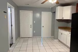 3033 S Kenneth Ave, Chicago, IL 60623 - Photo 13