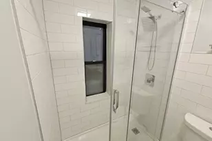 1415 W Erie St, Chicago, IL 60642 - Photo 15