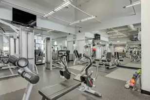 655 W Irving Park Rd, Chicago, IL 60613 - Photo 17