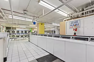 655 W Irving Park Rd, Chicago, IL 60613 - Photo 15
