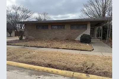 341 W Walnut Street, Oglesby, IL 61348 - Photo 1