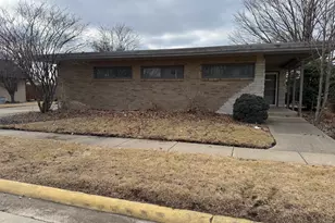 341 W Walnut St, Oglesby, IL 61348 - Photo 1