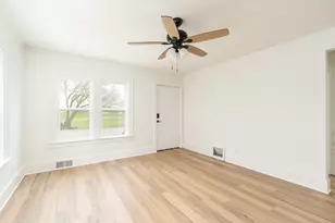 1530 Chartres St, Lasalle, IL 61301 - Photo 5