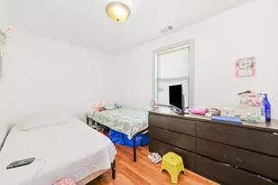 142 W Swann St, Chicago, IL 60609 - Photo 9