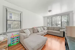 142 W Swann St, Chicago, IL 60609 - Photo 3