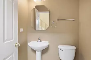 201 Macintosh Ave, Woodstock, IL 60098 - Photo 9