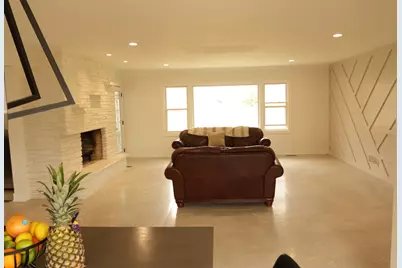 2041 North Avenue, Waukegan, IL 60087 - Photo 17