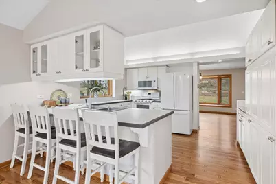 220 N Shannon Drive, Woodstock, IL 60098 - Photo 9