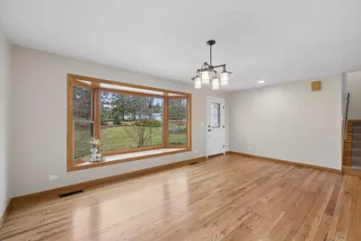 220 N Shannon Drive, Woodstock, IL 60098 - Photo 3