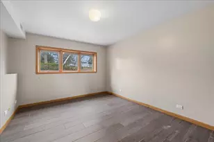 220 N Shannon Dr, Woodstock, IL 60098 - Photo 17