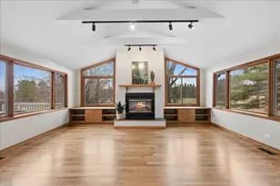 220 N Shannon Dr, Woodstock, IL 60098 - Photo 11