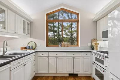 220 N Shannon Drive, Woodstock, IL 60098 - Photo 7