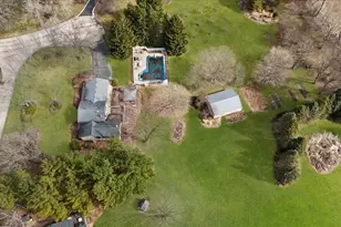 220 N Shannon Dr, Woodstock, IL 60098 - Photo 37