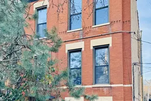 1302 N Cleveland Ave, Chicago, IL 60610 - Photo 1