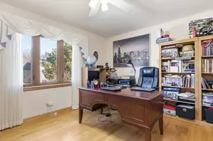 912 Stonebridge Way, Woodridge, IL 60517 - Photo 19