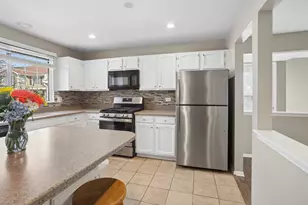 1917 Windsong Dr, Schaumburg, IL 60194 - Photo 7