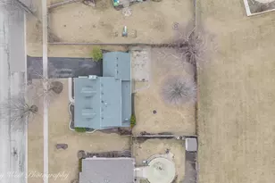 411 Meadow Ln, Hinckley, IL 60520 - Photo 35