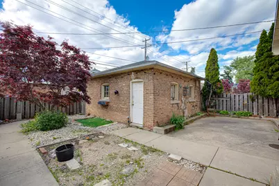 7047 N 26th Parkway, Berwyn, IL 60402 - Photo 19