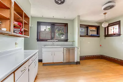 7047 N 26th Parkway, Berwyn, IL 60402 - Photo 5