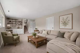 1000 Darlington Ln, Crystal Lake, IL 60014 - Photo 9