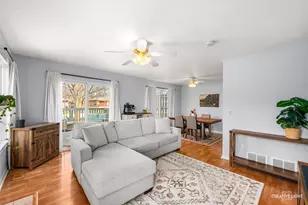 208 Maple St, Sugar Grove, IL 60554 - Photo 3